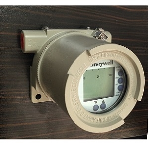 TEMPERATURE TRANSMITTER 